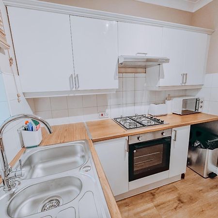 Central 2 Bed Apartment Walking Distance To Beach Bournemouth Eksteriør bilde